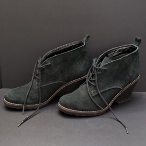 White Mountain Lambert Wedge Woman's Gray Leather Booties, Size M.